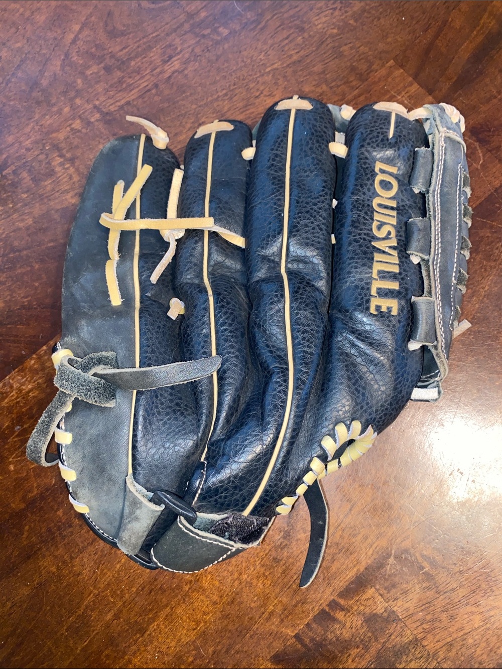 Louisville Men's Black and Tan Leather Baseball Glove — Durable Fielding Glove